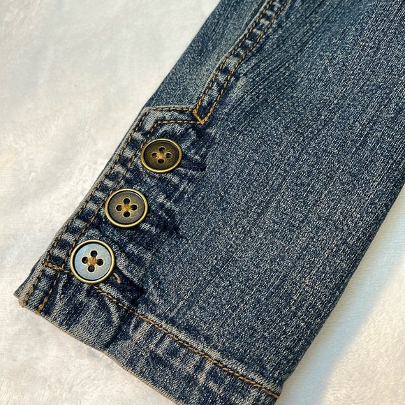St. John’s Bay Petite Small denim Fitted jacket.  NWT. Medium tint. A-line. CUTE - Picture 4 of 9